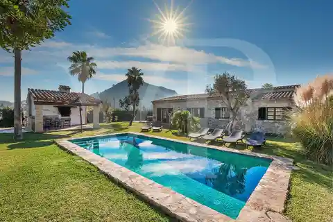 Expansive Luxury Estate in Alcudia