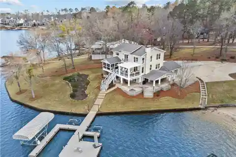 Breathtaking Lakefront Home