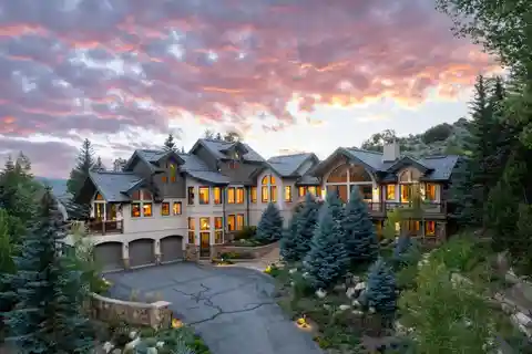 Exquisite Home in Singletree