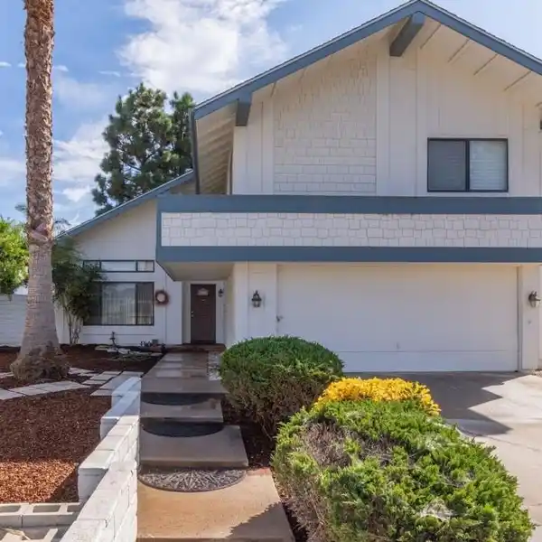 CHARMING HOME IN DESIRABLE MISSION OAKS