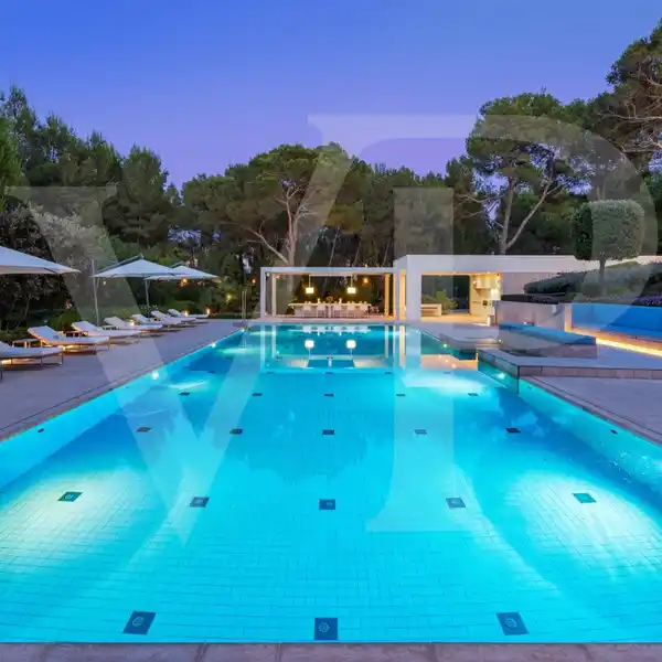 UNIQUE HISTORICAL LUXURY PROPERTY FROM 1920