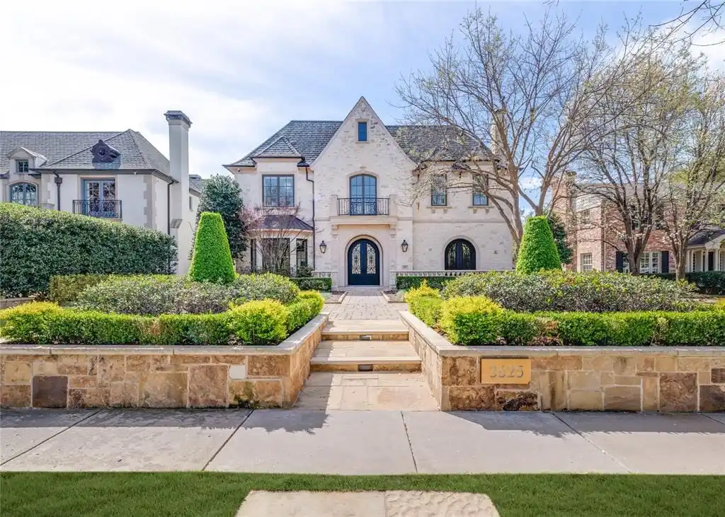 Modern Luxury with Tranquil Living