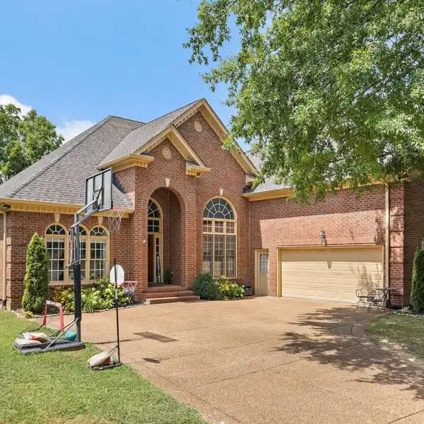 UPDATED ELEGANCE IN FRANKLIN’S BELOVED POLK PLACE