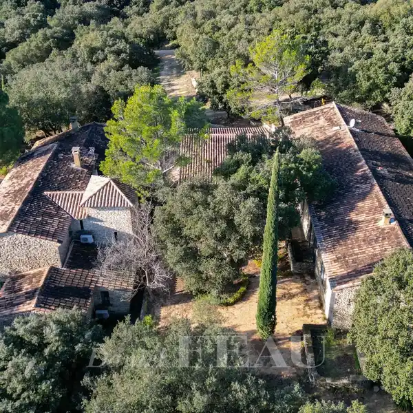 COMPOUND WITH A COMMANDING VIEW