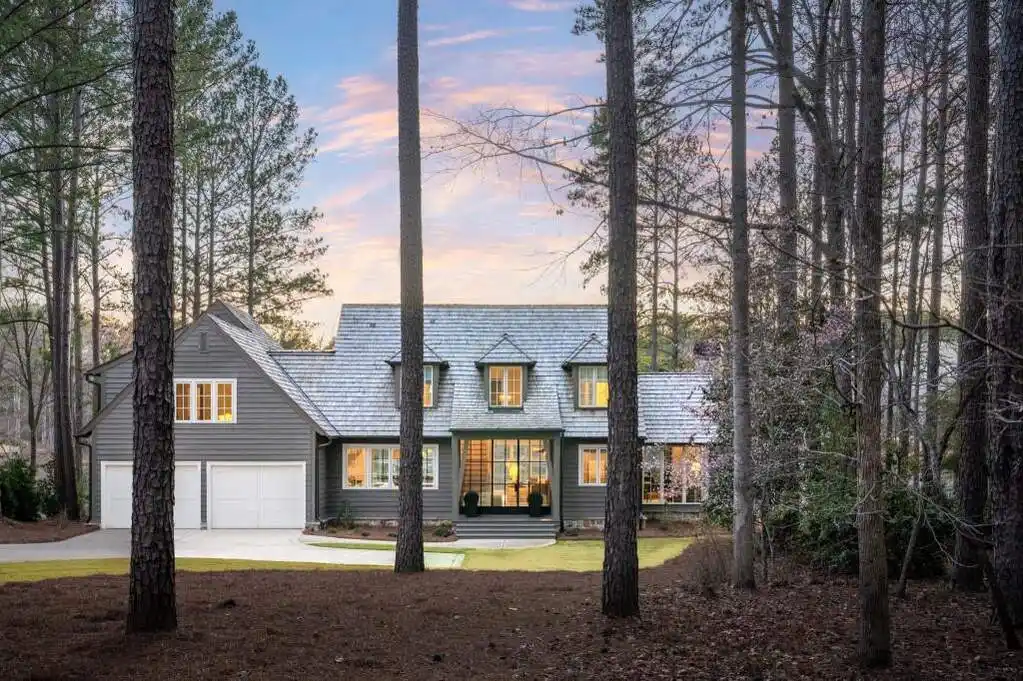 Refined Lakefront Sanctuary
