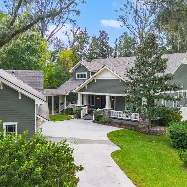 CRAFTSMAN MASTERPIECE WITH SCENIC GOLF VIEWS