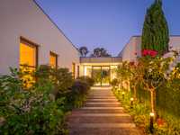 AWARD-WINNING ARCHITECT-DESIGNED MASTERPIECE