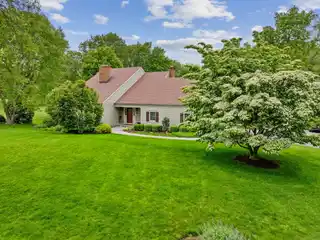 Elegant Home Near Silvermine Golf Club