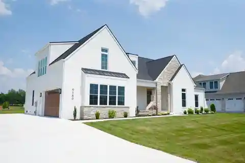 Refined Living in a Sought-after Location