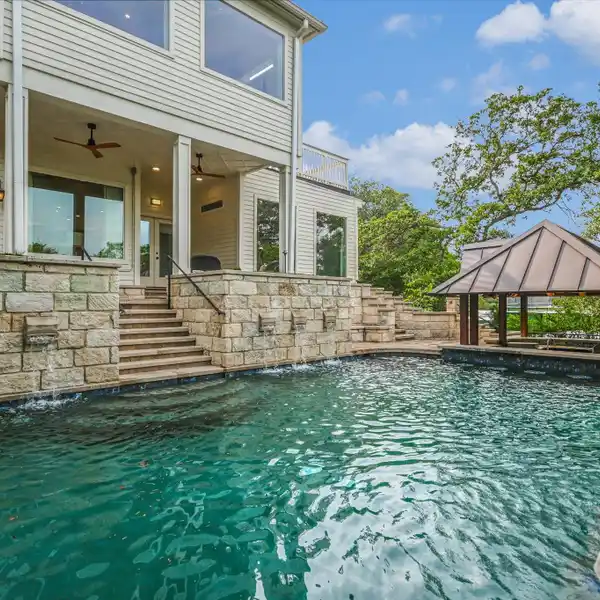 RESORT-STYLE LIVING IN DESIRABLE BARTON HILLS