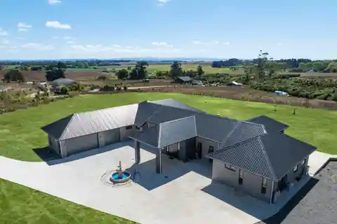Dual Living Lifestyle Retreat in Karaka