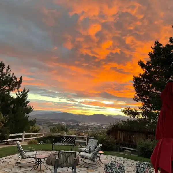 WELL-MAINTAINED HOME IN A PRESTIGIOUS COMMUNITY