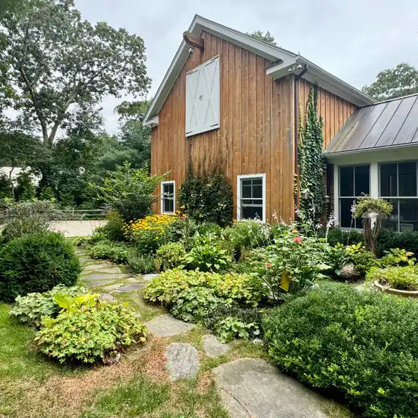 SERENE EAST HAMPTON ESCAPE WITH TOTAL PRIVACY