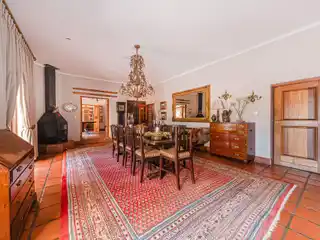 Magnificent Italian Villa-style Property