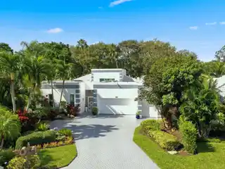Courtyard Home in Exclusive Sutton Place at Hunters Run