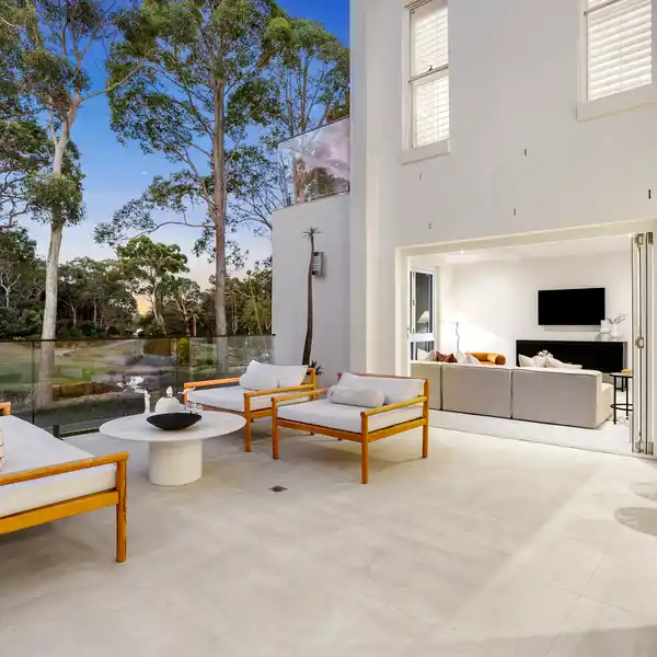 IMPECCABLY APPOINTED FAMILY HOME