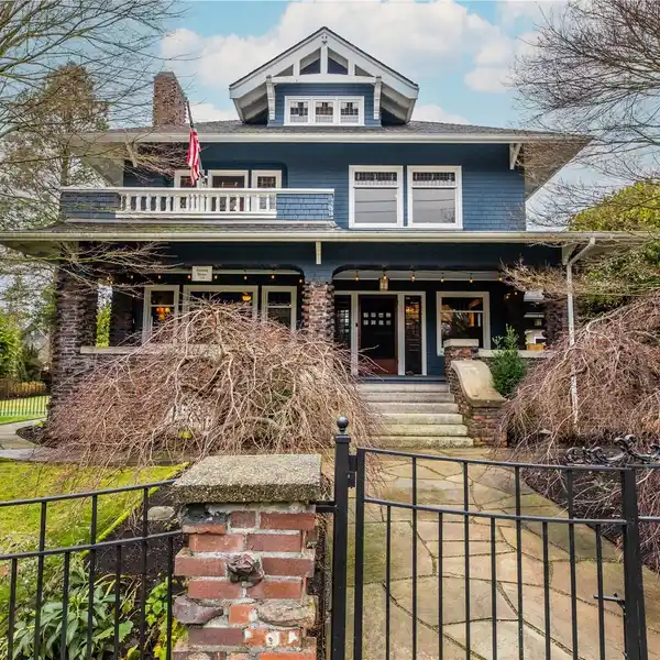THE IVERSON HOUSE