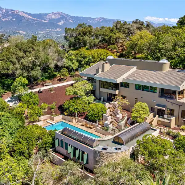 TIMELESS ARCHITECTURE WITH MODERN SOPHISTICATION