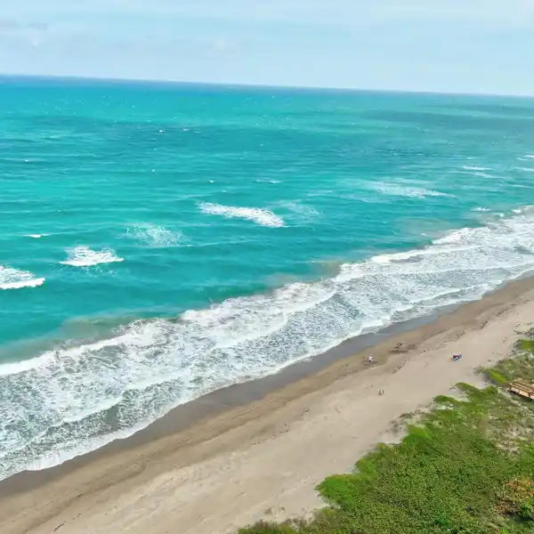 SOUGHT-AFTER OCEAN-VIEW UNIT