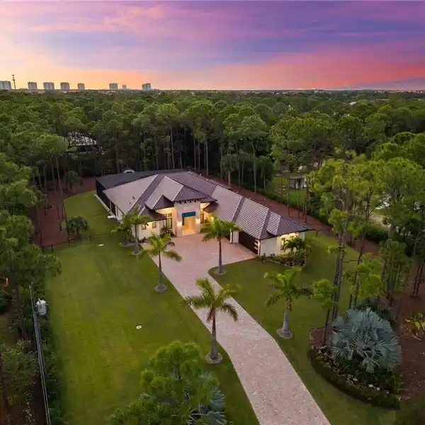 CUSTOM CONTEMPORARY LUXURY PROPERTY IN SAN CARLOS ESTATES