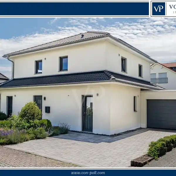 HIGH-QUALITY SINGLE-FAMILY HOME WITH MODERN ENERGY TECHNOLOGY