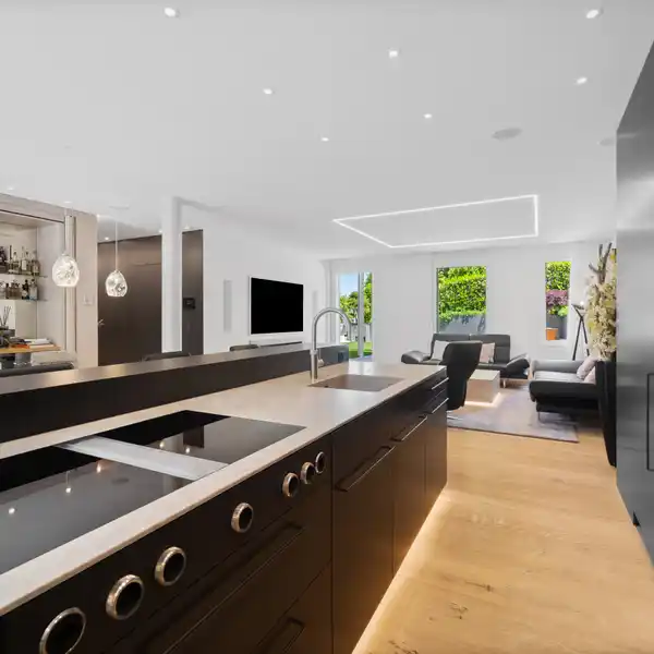 SOPHISTICATED LIVING WITH EXPANSIVE TERRACE RETREAT