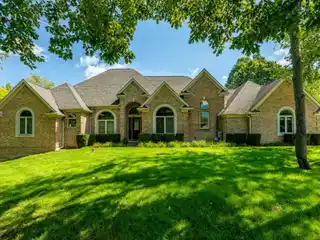 Woodlore Retreat with Poolside Serenity