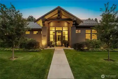 Refined Modern Living in Crosshaven