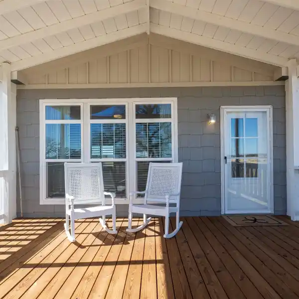 INVITING HOME ON OVER 161 IMPRESSIVE ACRES