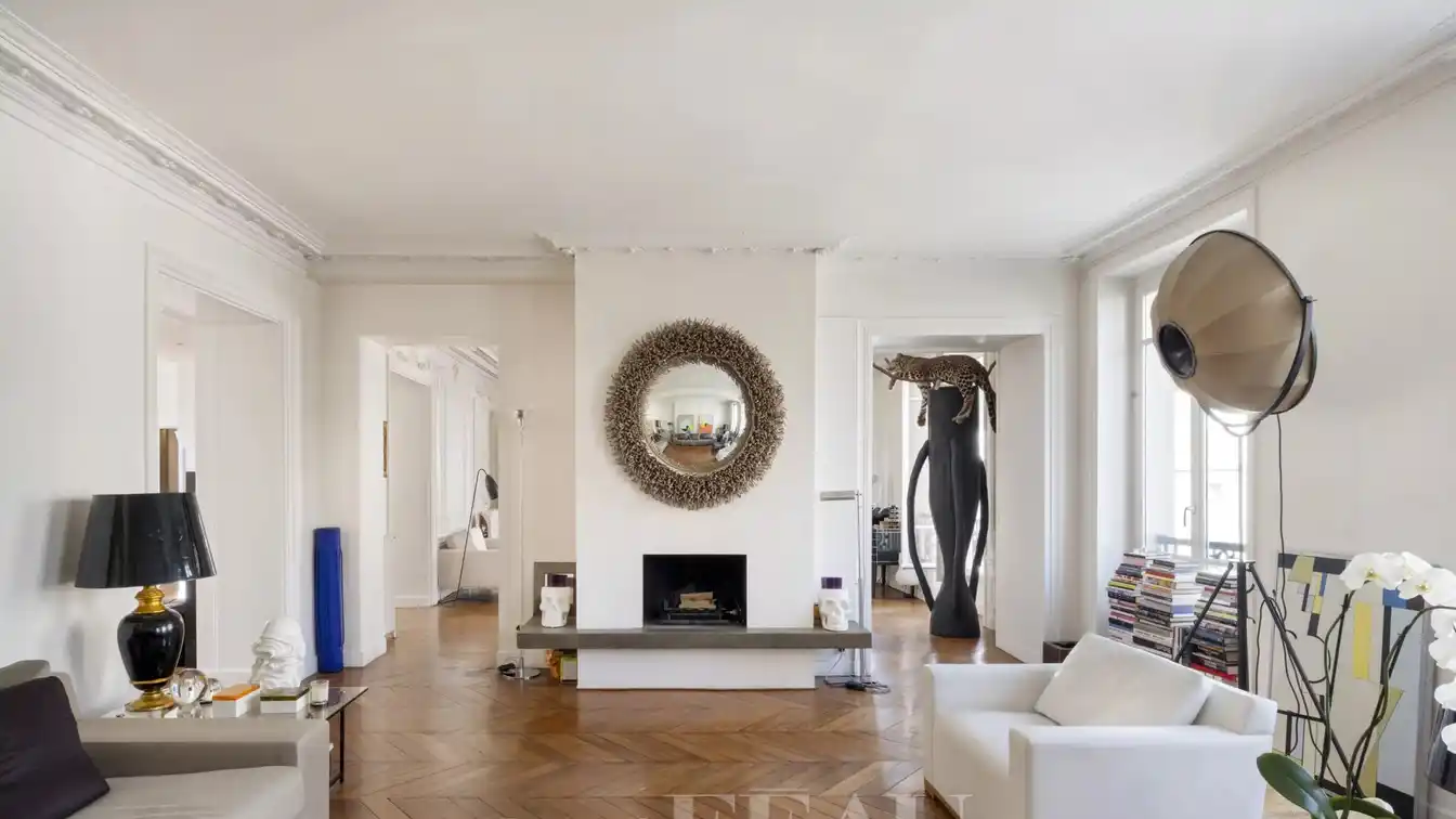 Corner Apartment in a Beautiful Building