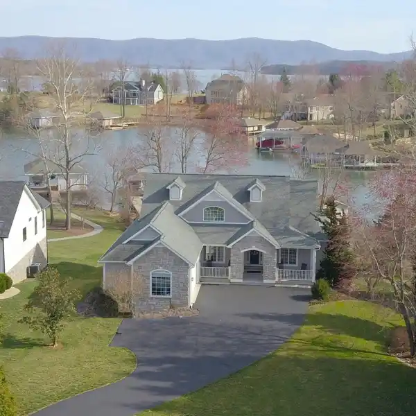 LAKEFRONT ELEGANCE WITH MOUNTAIN VIEW SERENITY