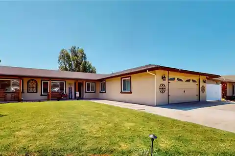Beautiful Turnkey Equestrian Property