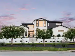 Modern Elegance with Effortless Comfort