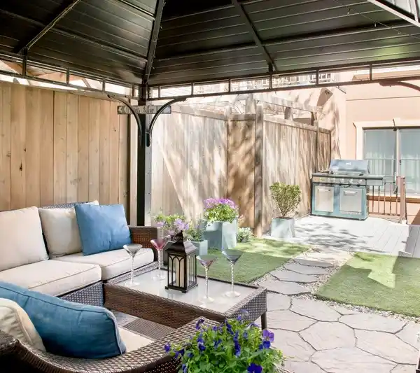 UNIQUE APARTMENT WITH MANICURED GARDEN