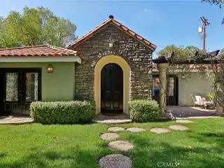 Timeless Elegance Meets Modern Luxury Living