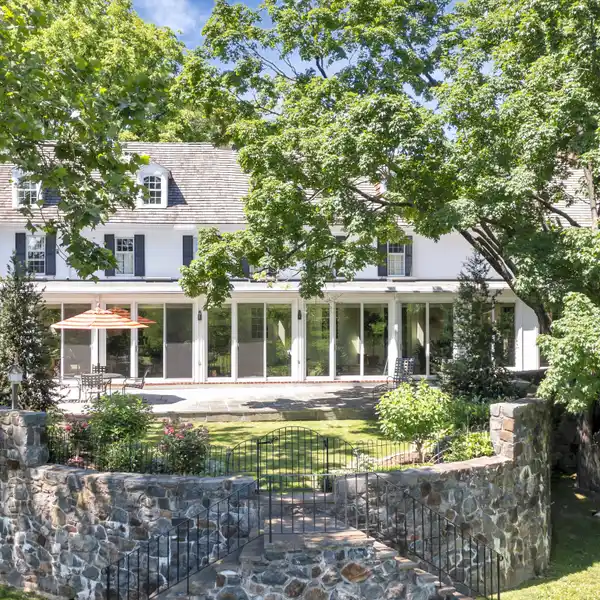 HISTORIC BALL FARM - CIRCA 1725