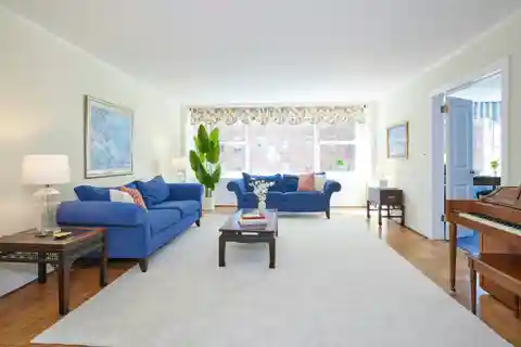 Versatile High-Floor Apartment with Breathtaking Views