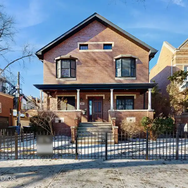 RARE OPPORTUNITY IN LAKEVIEW
