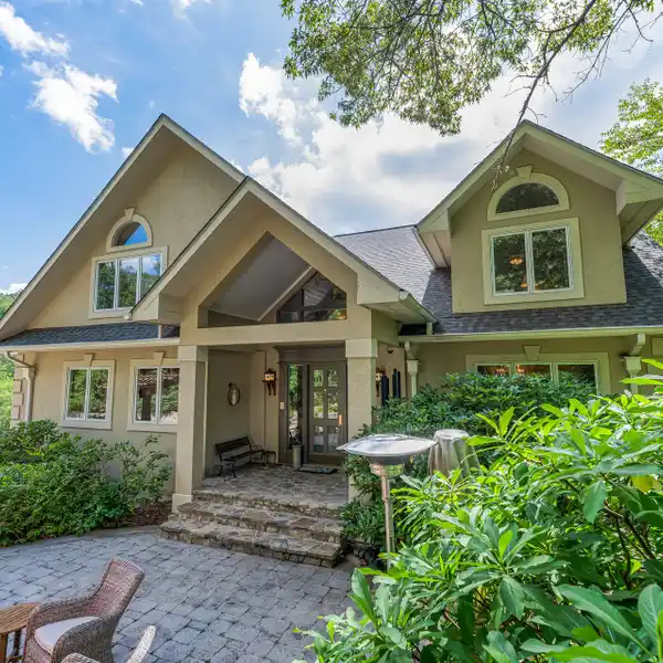 LUXURY CUSTOM HOME IN KESWICK HILLS