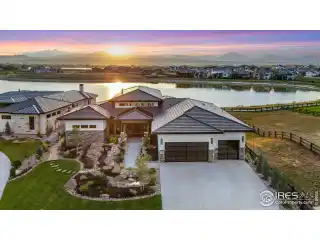 Show-stopping Custom Residence with Panoramic Mountain Views
