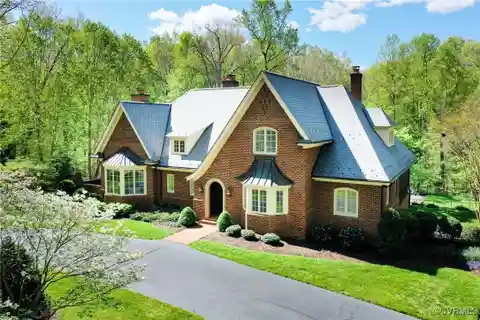 Luxurious All-brick Home with Stunning Outdoor Oasis