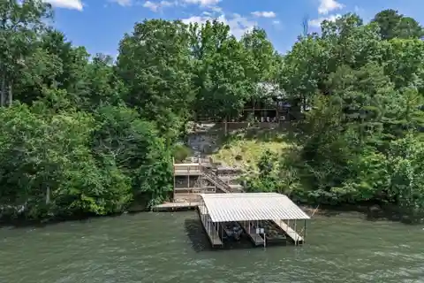 Beautifully Remodeled Home on Lake Hamilton
