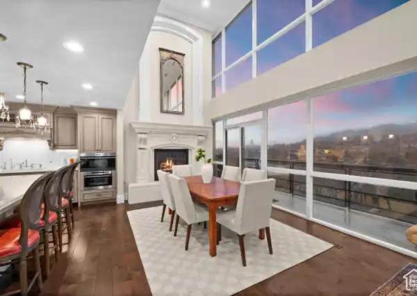 RARE TWO-STORY PENTHOUSE IN GOVERNORS PLAZA