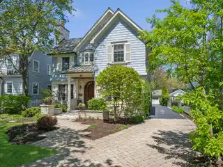 Picture-perfect Nantucket-style Stunner