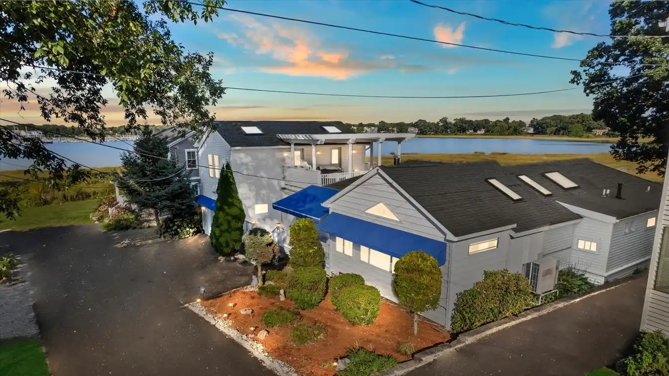 Waterfront Luxury with Beach Rights