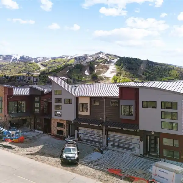 SIDE-BY-SIDE OFFERING IN CRAWFORD SQUARE AT BURGESS CREEK