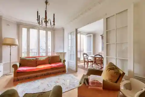 Elegant 1930s Apartment Near Vincennes Woods