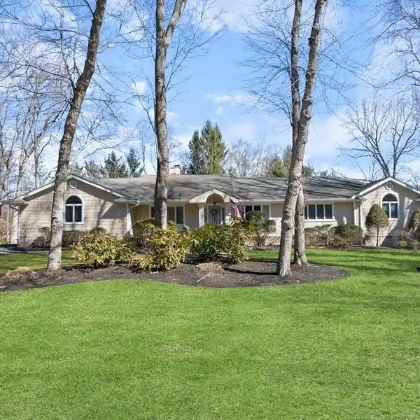 PRISTINE SPRAWLING RANCH