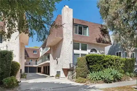 Amazing Townhome Near All Amenities