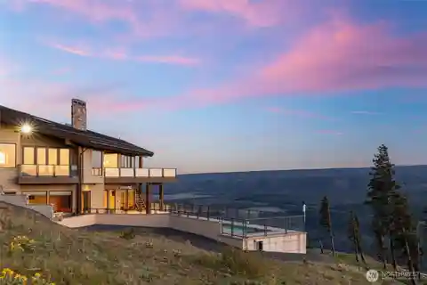 Extraordinary Lookout Mountain Estate